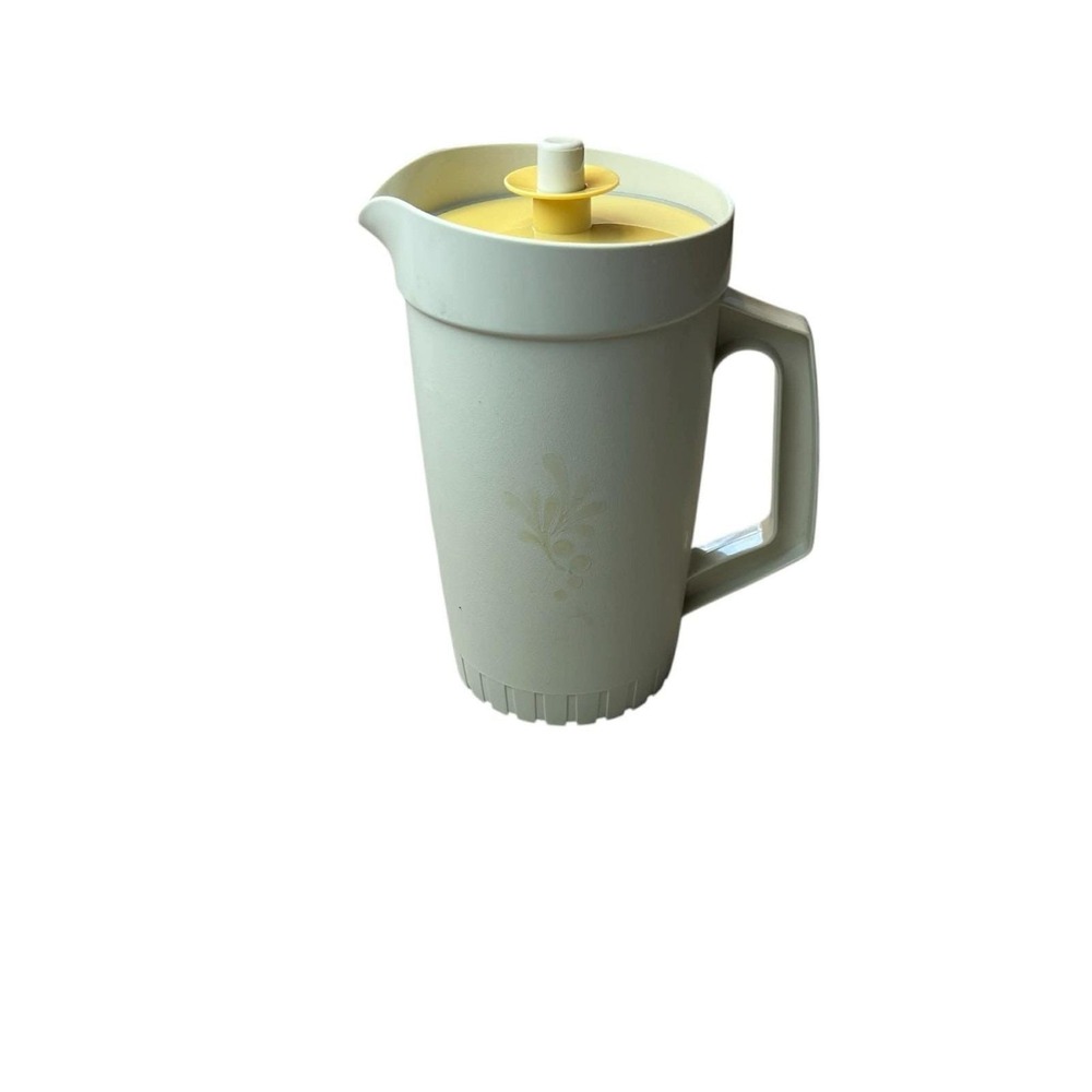 Tupperware 1 Qt Pitcher #874 Almond Harvest Gold With Push Button Lid Vintage